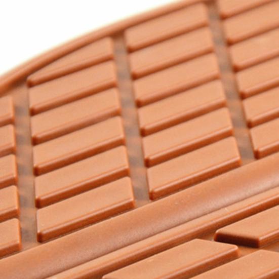 2 stk/sett Drivstofftank-dekorasjonsklistremerke Antikollisjonsbeskyttende Anti-brudd Vanntett Anti-skli tykk venstre eller høyre drivstofftankpute