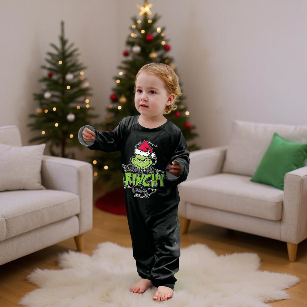 Passende Familiensets mit Weihnachtsmotiven, Langarmshirts und Hosen