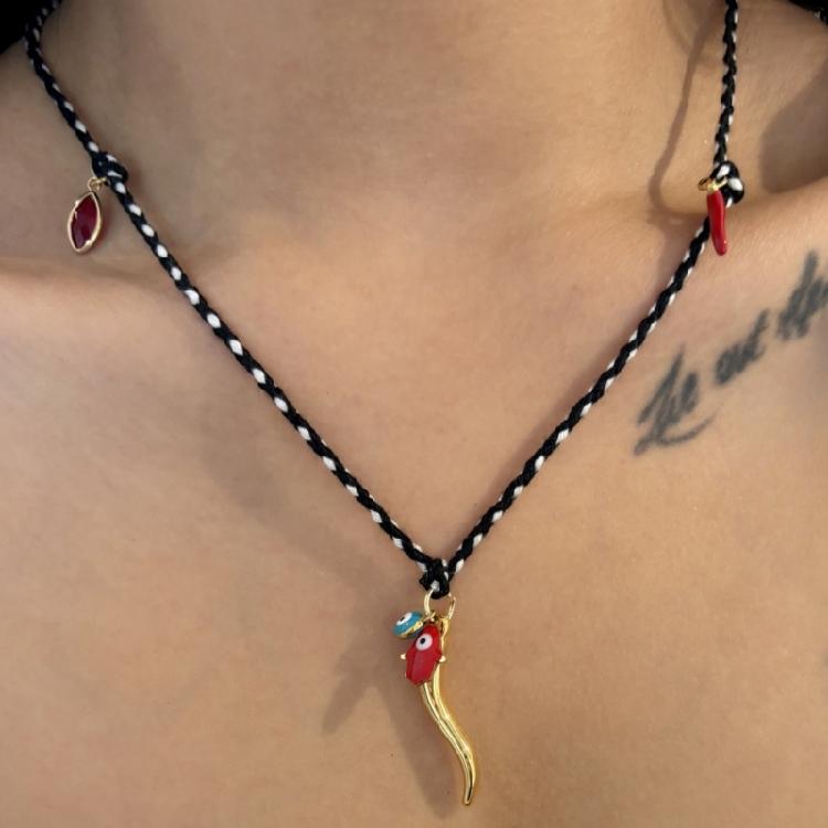 Modischer Schmuck Baumwollseil-Halskette Lebhafte Baumwollseil-Halskette mit Pepper Devil Eye-Anhänger für Zusammenkünfte