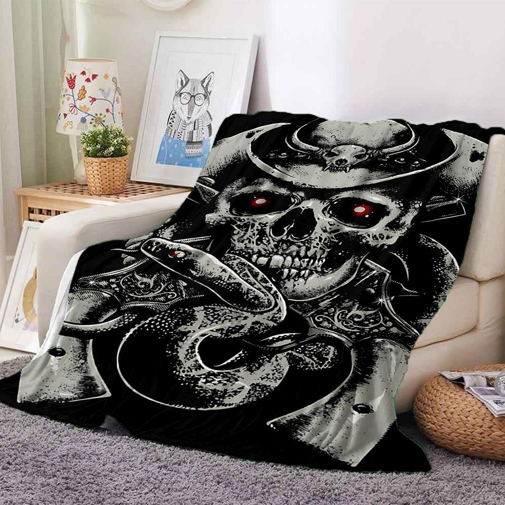 1pc Skull, Snake Blanket - Lightweight Flannel Fleece with Digital Printing, Soft Warm for Sofa, Travel, Camping, Office yy251018320