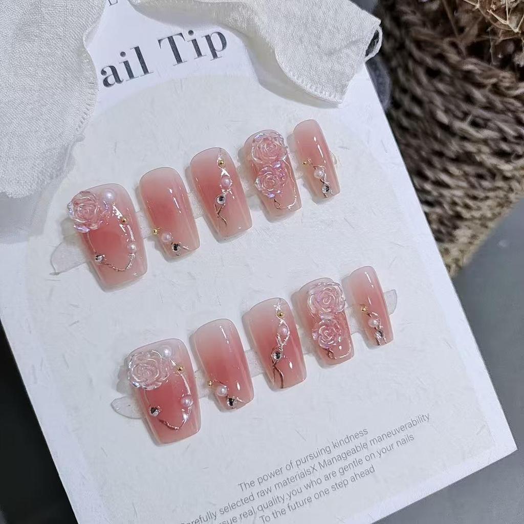 Short Blush Camellia Nails Set - 10 Pieces Gold Line Design