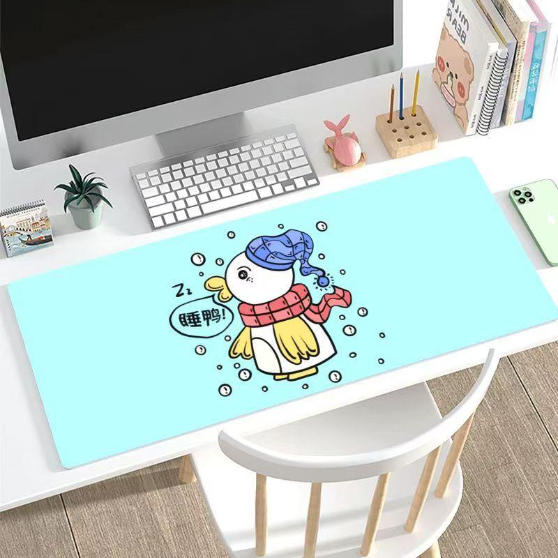 Cartoon-Illustration Mauspads Übergröße Niedliches Mädchen Schlafsaal Computertischunterlage Große Tastaturunterlage