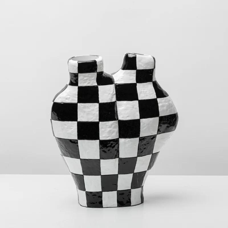 Kreative Karo Harzvase Schwarz-Weiß Kariert Blumenvase Geometrische Handwerkskunst Florale Arrangement-Accessoires Heimdekoration