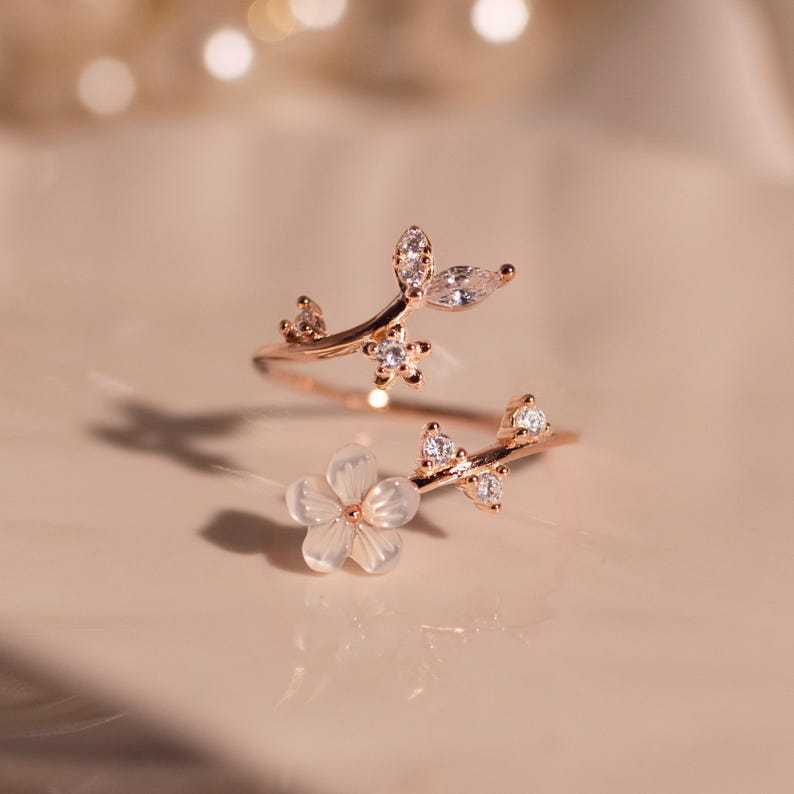 1PC Adjustable Cherry Blossom Ring | Mother of Pearl Floral Design, Fashionable and Versatile, Suitable for Daily and Vacation Wear