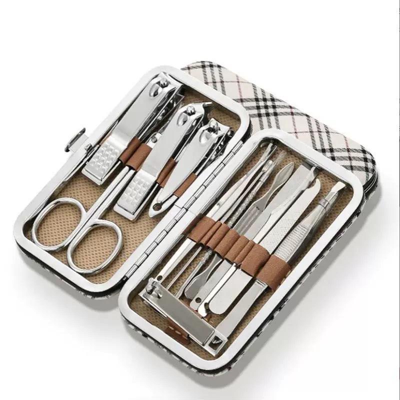 

Очаровательный портативный набор из 13 предметов для маникюра и нейл-арта