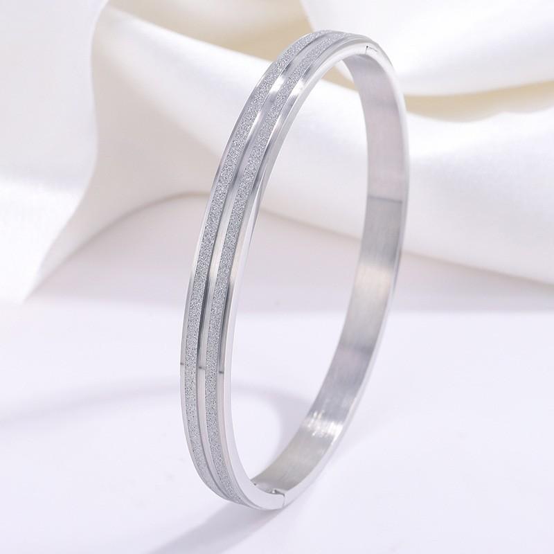 Titanium steel bracelet gold high version temperament zircon bracelet women's light luxury fashion elegance does not fade simple bracelet