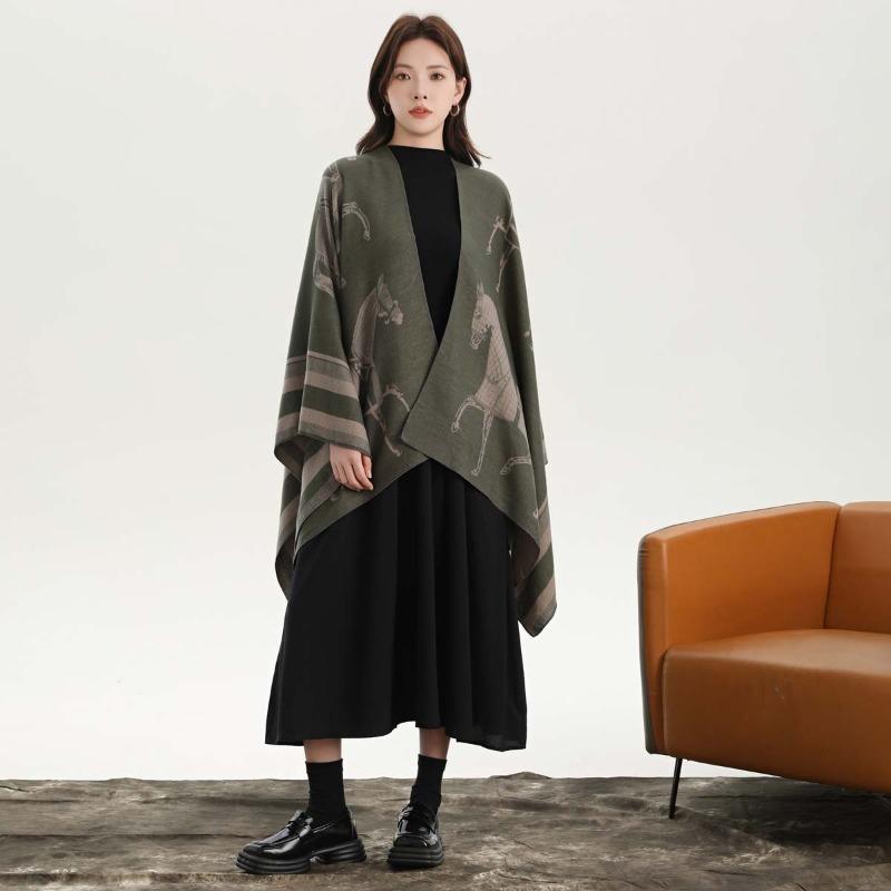 

High-end big-name women s versatile shawl with women s autumn and winter simple retro warm cape recommended by bloggers 135*155CM