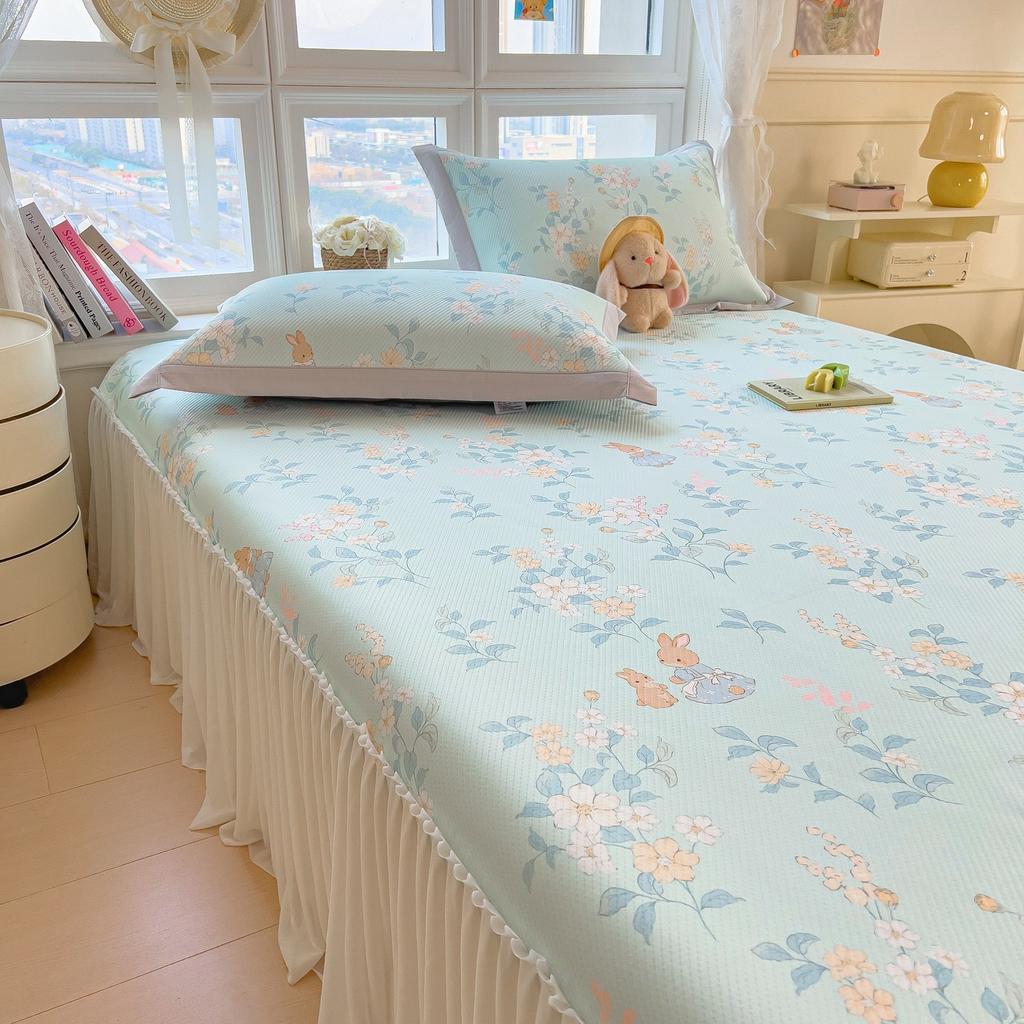 Princess Style A-class Lace Bed Skirt Cooling Mat Three Piece Set, Cool Feeling Ice Bean Bed Skirt Ice Silk Mat Three Piece Set