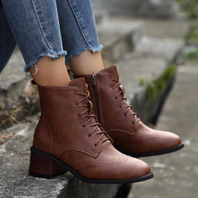 Große Größe neuer Herbst- und Winter-Seitenreißverschluss Retro-Stil spitze Zehen dicker Absatz Damen Kurzstiefel Schnür-Martin-Stiefel