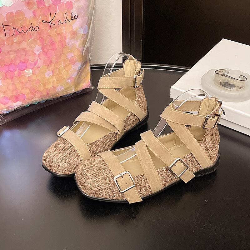 

Туфли Мэри Джейн в стиле сяосянфэн женские осень 2025 новые французские ретро балетки квадратный носок плоская подошва с мелким вырезом одинарные туфли 40 хаки