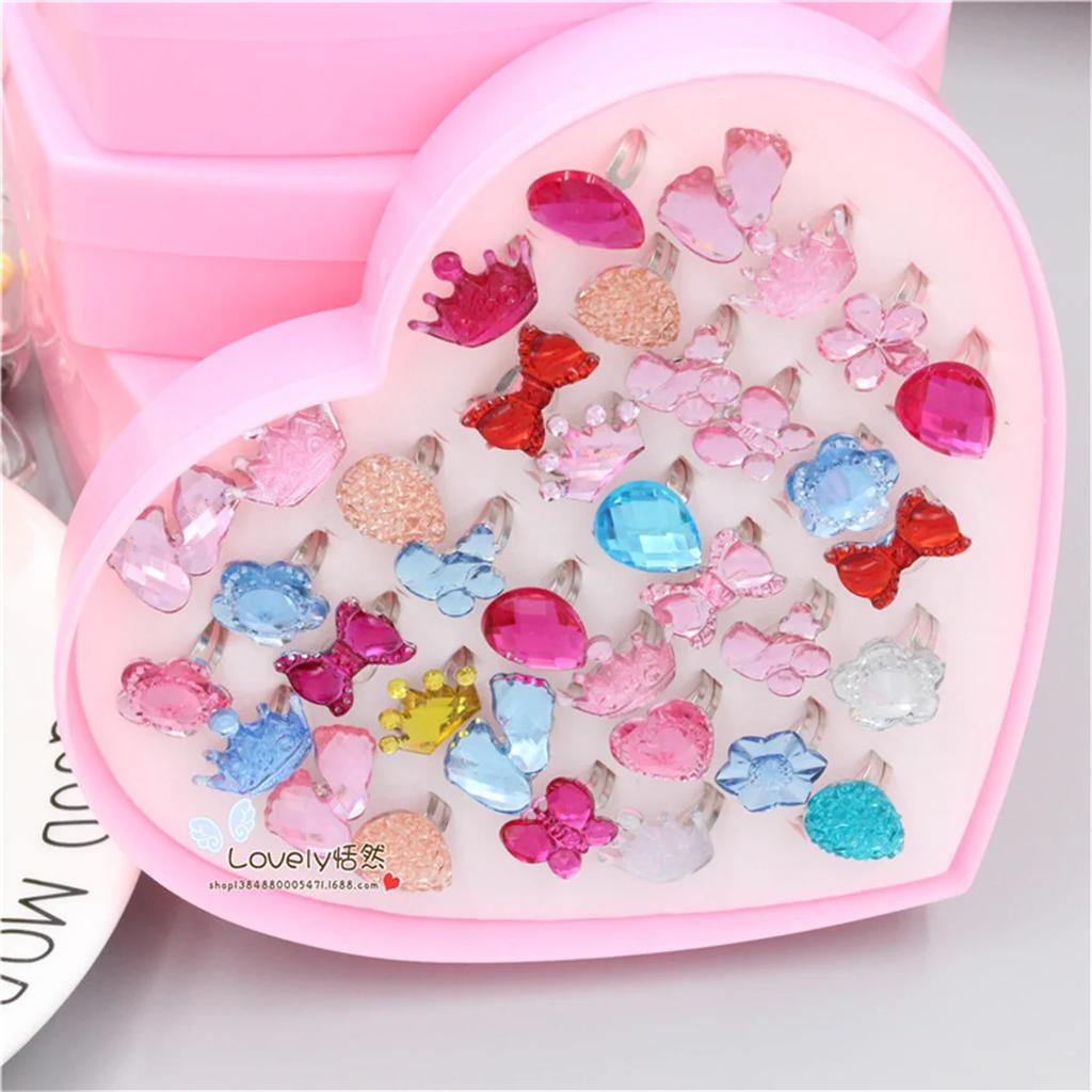 10/24/36/Set Niedliche Cartoon Acryl Kleine Ringe Herzförmige Geschenkbox Set Harz Kinderspielzeug Schmuck Das Beste Weihnachtsgeschenk Ringe