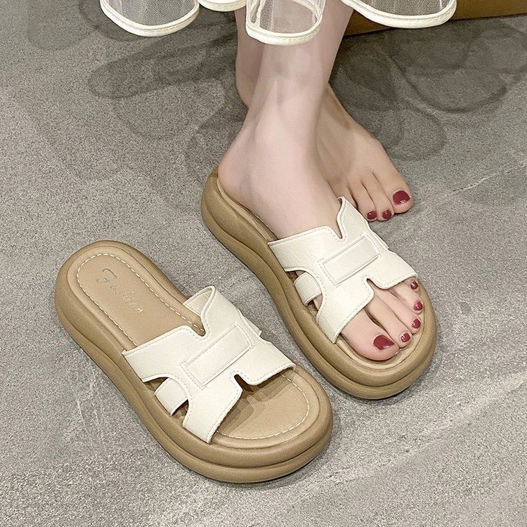 Versatile Beach One-word Drag Korean Version of High-end Celebrity Wind Cool Slippers Women's 2025 Summer New Thick Bottom Heightening Fashion