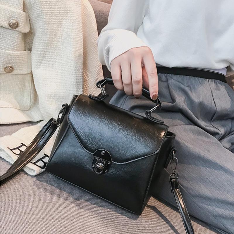 Små firkantede vesker for kvinner mote ensfarget designer crossbody skulderveske vintage PU-skinn håndvesker dameveske