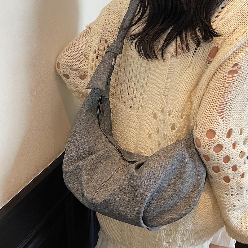 Ladies 2025 New Pleated Large-capacity Dumpling Bag Casual Fashion Messenger Bag Korean Version Niche Commuter Tote Bag