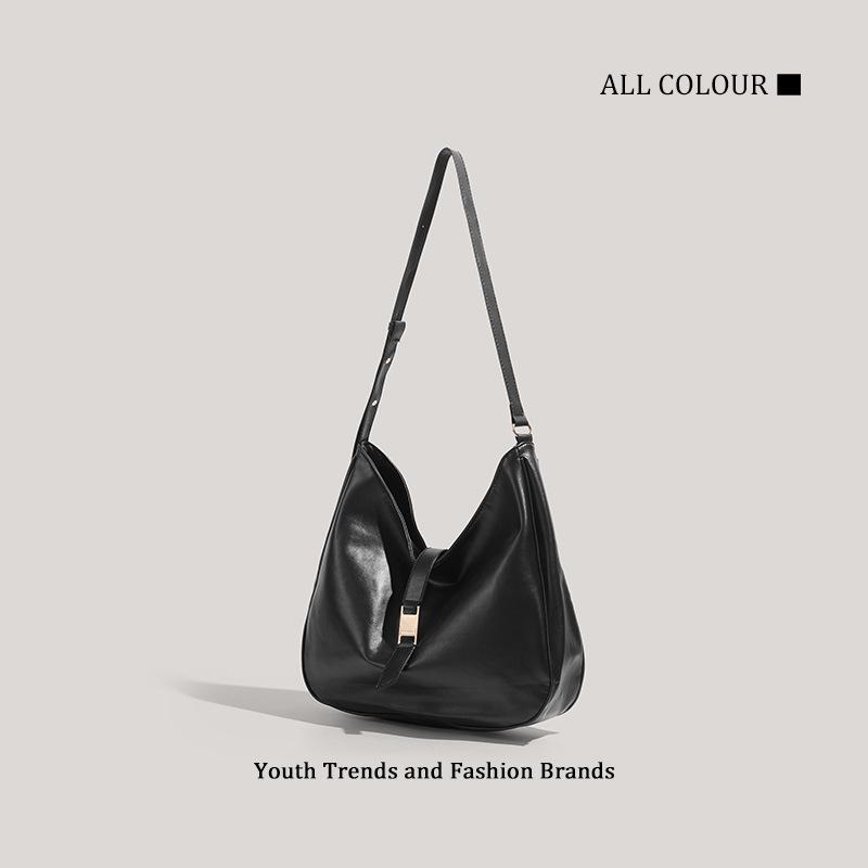 New large-capacity black shoulder messenger bag retro high-texture commuter underarm women's bag