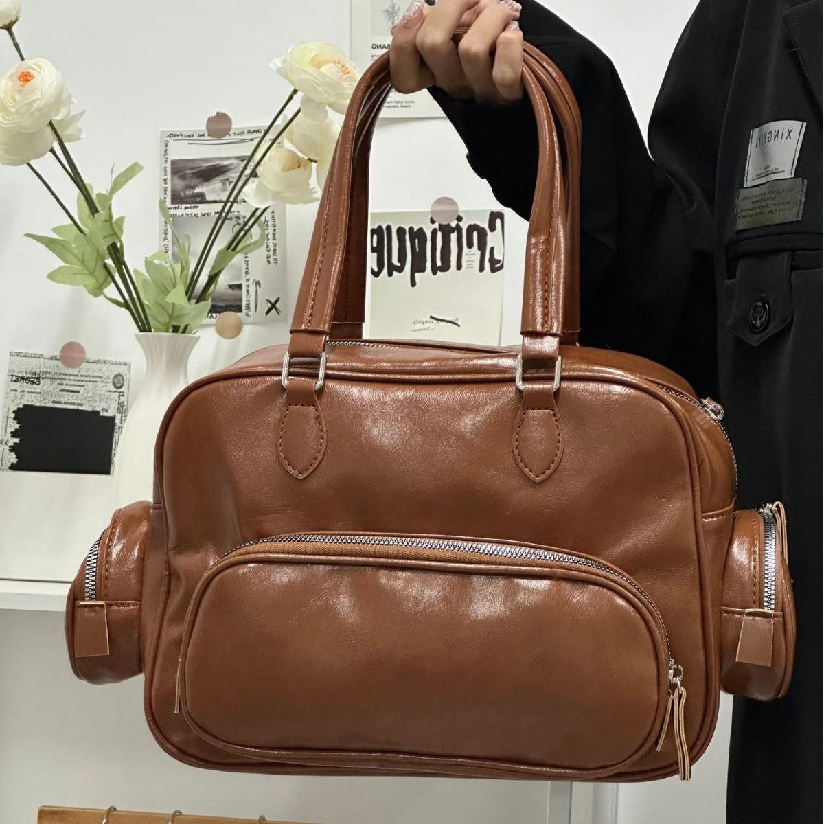 

Handheld Retro Brown Bowling Bag Autumn Winter New Versatile Casual Large Bag Commuting Simple Multi-pocket Motorcycle Bag