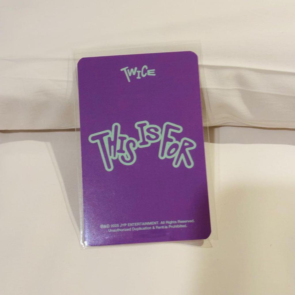 [USED] Anonymous Shipping Lucky Draw Trading Card Sana