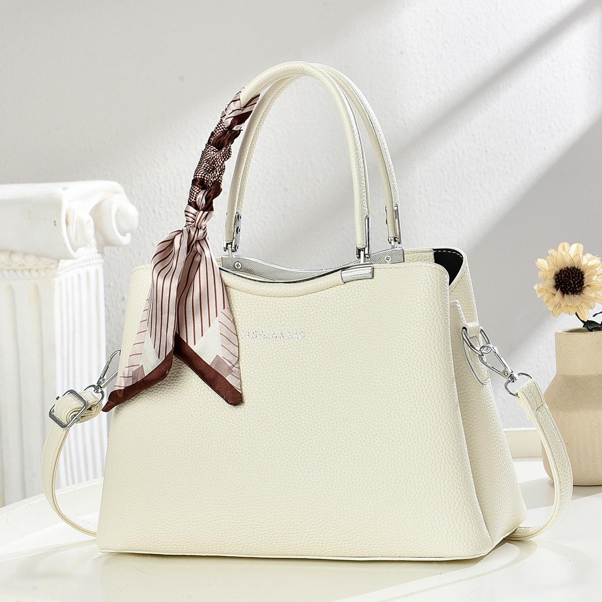 

Новая большая вместимость легкий роскошный высококачественный мягкий прочный модный изысканный легкий дорожный уличный кроссбоди на плечо бежевый