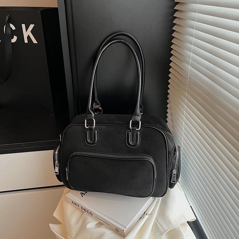 

Нишевая высококлассная сумка для боулинга женская осенне-зимняя новая модная сумочка универсальная дорожная сумка под мышку чёрный