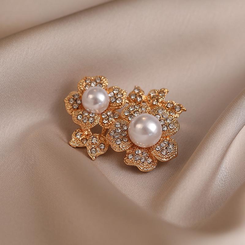 Pearl Flower Anti-glare Brooch High-end Light Luxury Coat Brooch High-end Women's Brooch