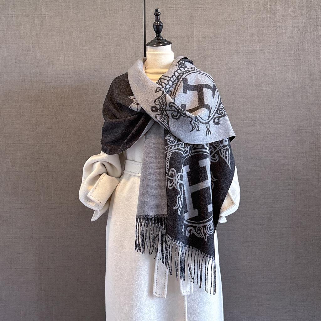 Herbst und Winter neuer Jacquard-Schal aus Imitatkashmir Damen verdickter warmer langer Fransen-Temperamentschal vielseitiges Schultertuch