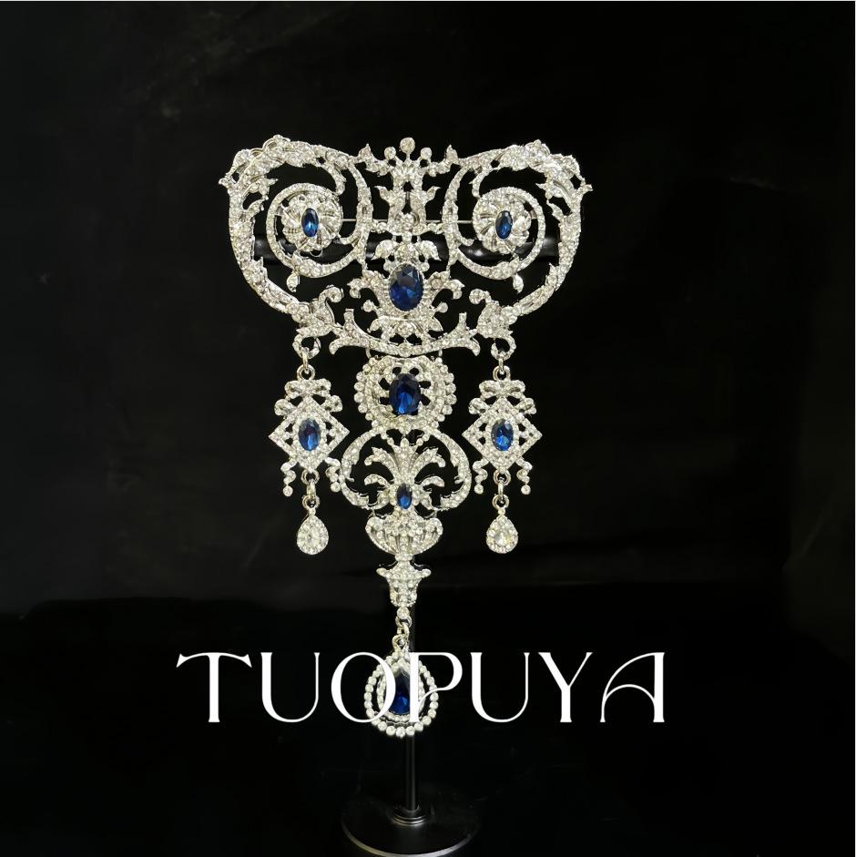 Vintage Diamond-Studded Owl Brooch with Artistic Design