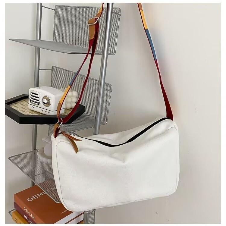 Nylon Casual Large Capacity Womens Bag With Zipper Closure For Daily Use