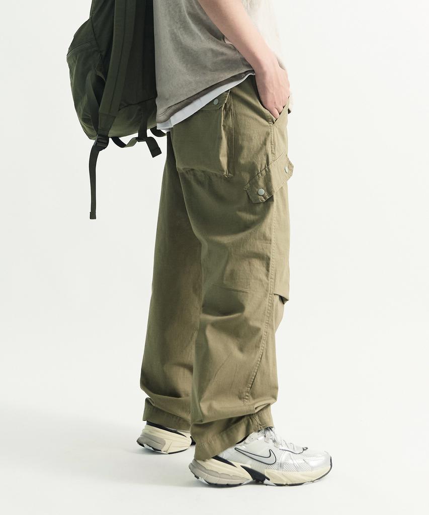 Deulouem Parachute Cargo Detail Pants (Khaki)