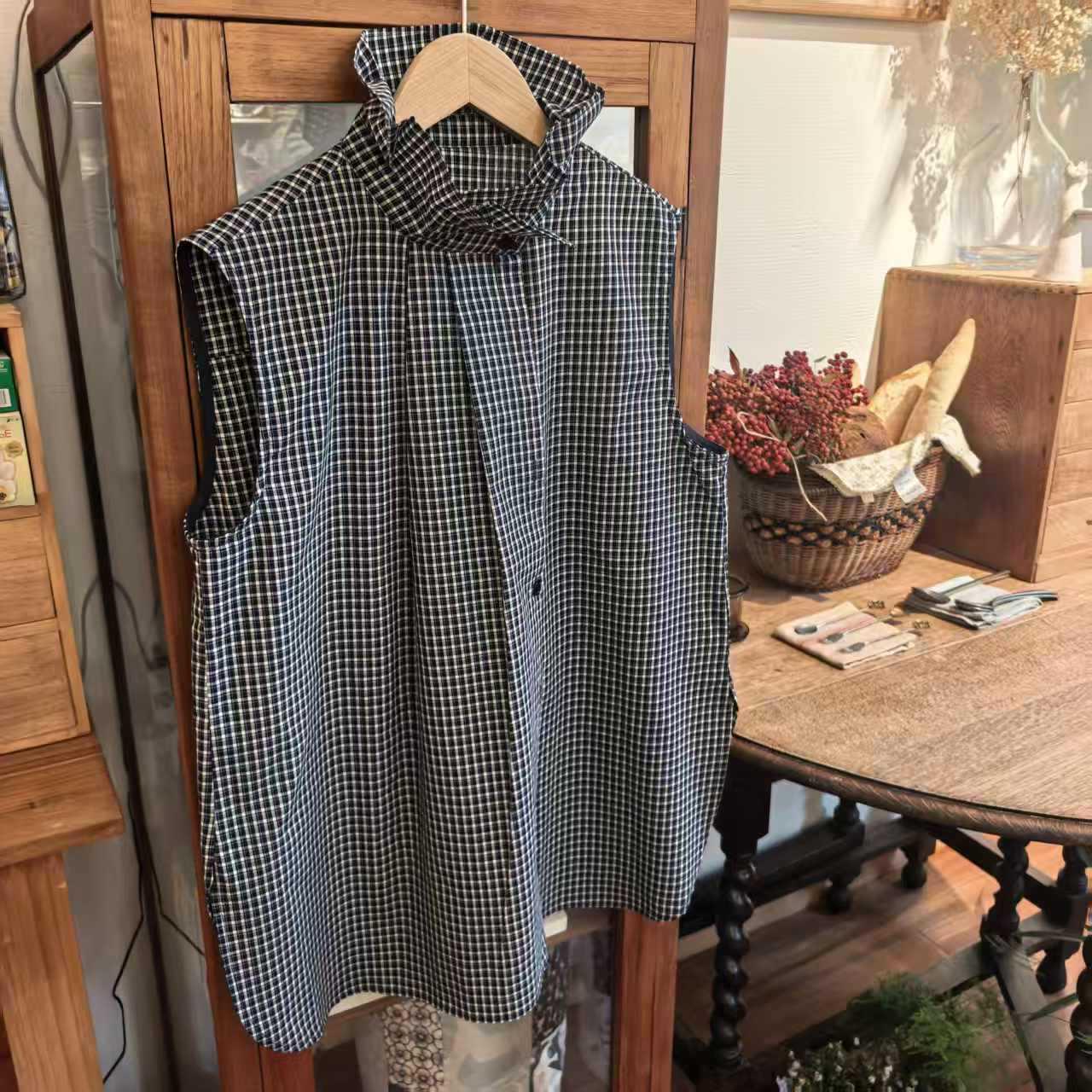 

Sleeveless Ruffled Collar Combed Cotton Shirt - Casual Loose Fit, Breathable, Slimming Design A69. Large