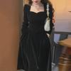 "Women's French Hepburn Gold Velvet Little Black Dress - 2022 Autumn/Winter, Elegant Waist-Cinched Celebrity Style"