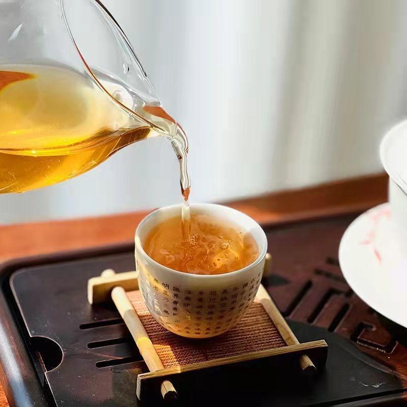 357g Yunnan Yiwu Aged Ancient Tree Raw Pu'er Tea Cake