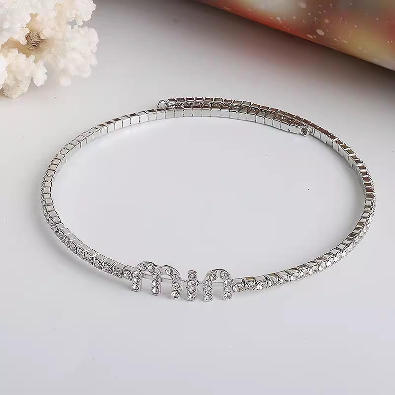 Women's Luxury Initial Necklace - High-End Choker with Elegant Clavicle Chain Design