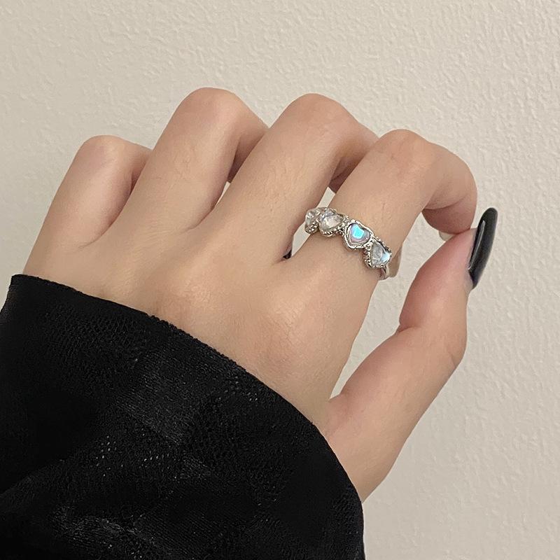 Niche Design Moonstone Cold Wind High Sense Gemstone French Personality Love Metal Liquid Ring Women Adjustable opening