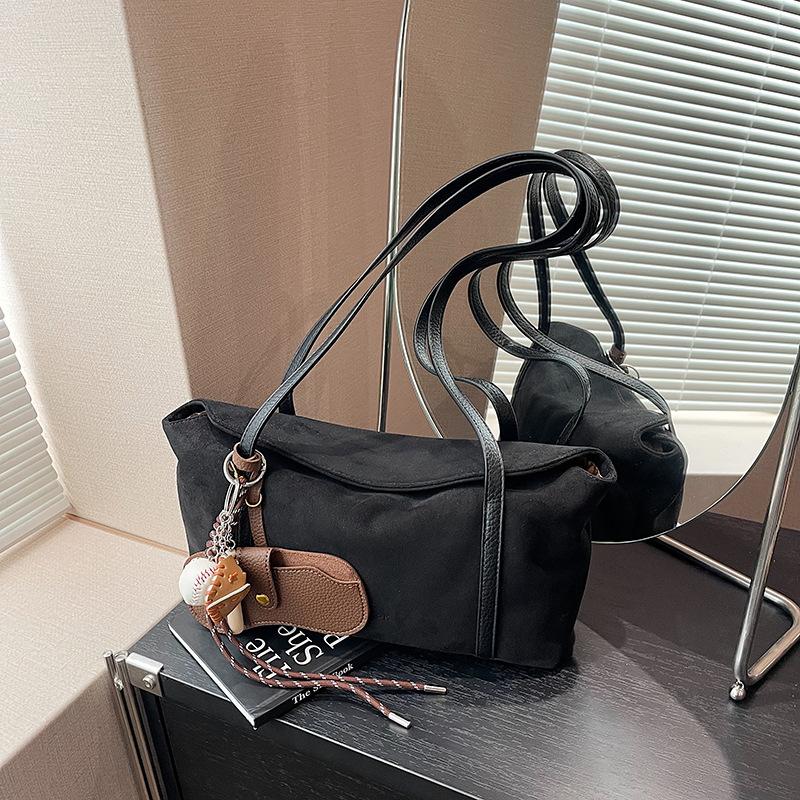 Autumn and Winter Fashion Shoulder Bag Women's New Large-capacity Versatile Casual Underarm Bag Niche Commuter Bag