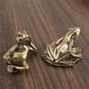 Carving Brass Frogs Miniature Statue Solid Design Decorative Accent Fengshuis Animal Figurine For Desk Shelf Living Room