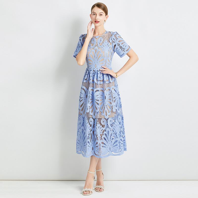 Hollow Niche Design Sense Splicing Water-soluble Lace Waist Thin Solid Color Dress