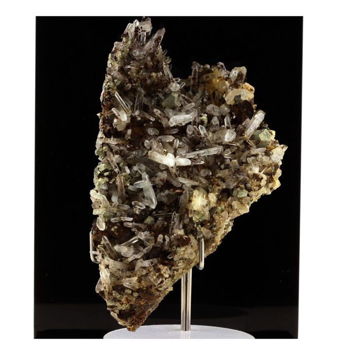 Pierres et Minéraux. Siderite, Quartz , Pyrite. 1114.0 ct. Mésage Mine, Saint-Pierre-de-Mésage, France.