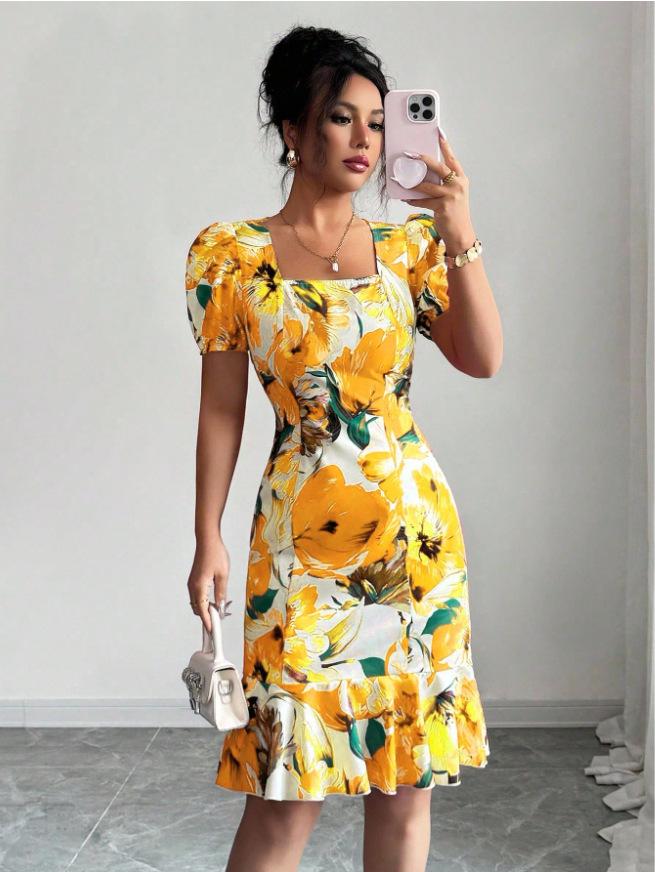 2026 Euro-American Retro Floral Square Neck Puff Sleeve Dress with Cinched Waist and Ruffles