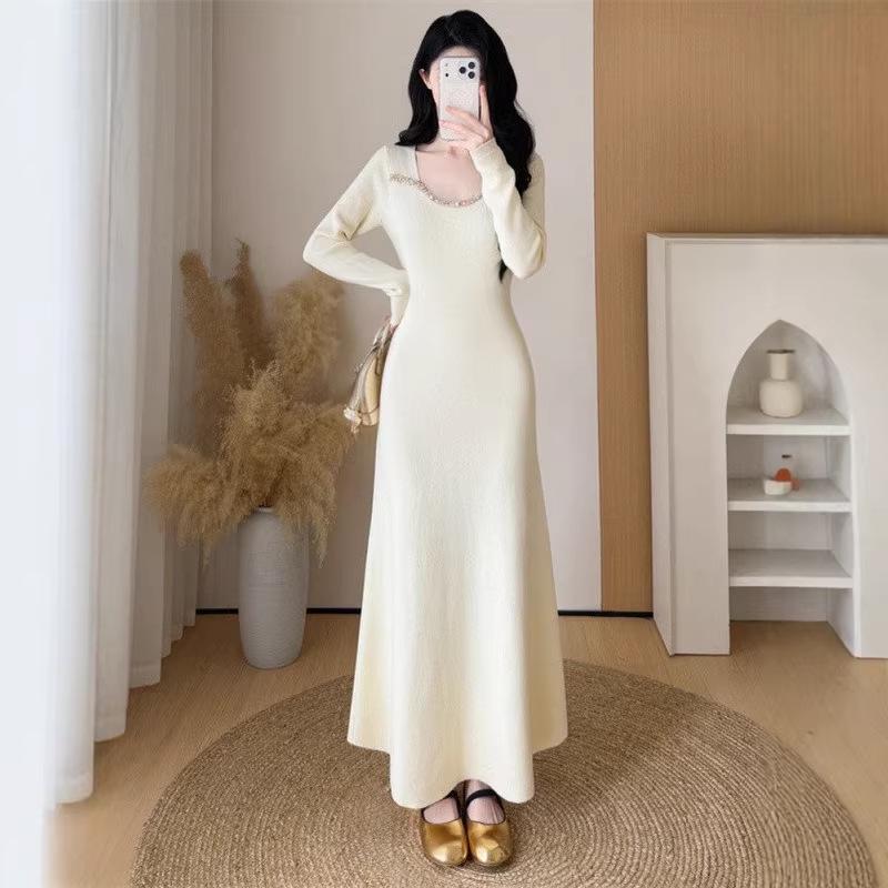 2026 Spring Elegant Slim Rhinestone Knit Dress in French Hepburn Style S