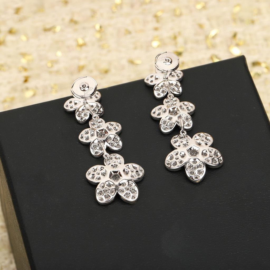 New Hot Brand Vintage 3 Flowers Earrings for Women Luxury Jewelry Fashion Designer Eardrop Pure 925 Sliver Party Stud Earrings