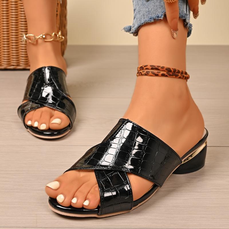 Fashion New Style Fashion Women's Gold Low Heels Sandals Women Summer Square Toe Thick Heeled Slippers Woman Plus Size 43 Outdoor Slides