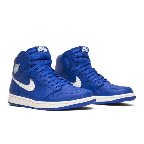 

Air Jordan 1 Retro High OG Hyper Royal Men s Blue Retro Sneakers 555088-401 EU 44 синій