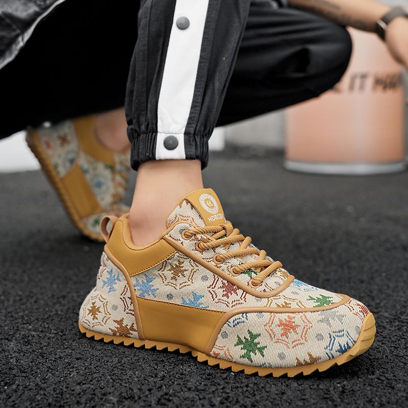 Men’s Sports Shoes Black Skateboard Shoes Student Fashion Printed Running Sneakers Plus Size