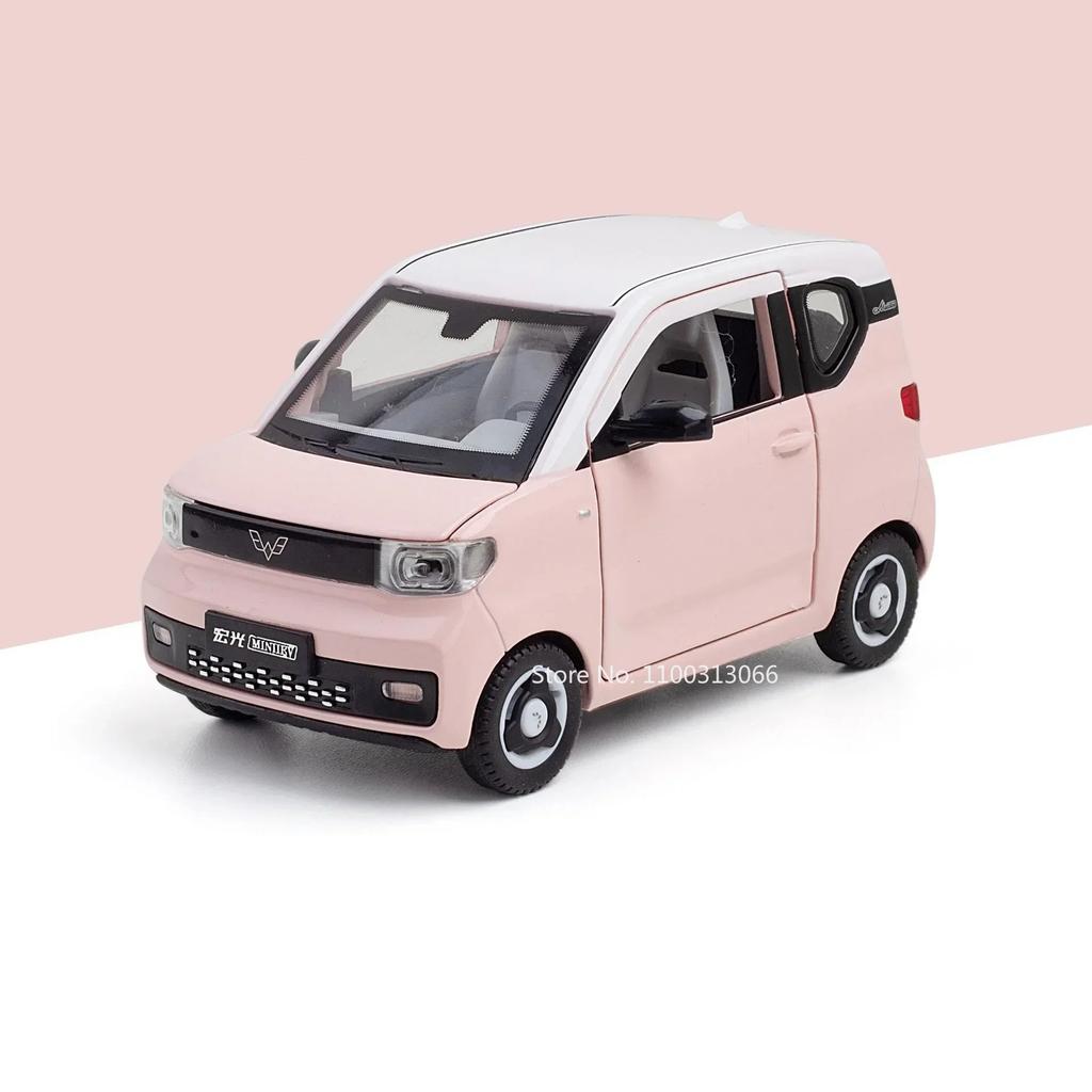 1:24 Scale WULING HONGGUANG MINIEV Metal Car Toy Models Rubber Tires with Light Music Vehicle Collection Toys Kids Festival Gift