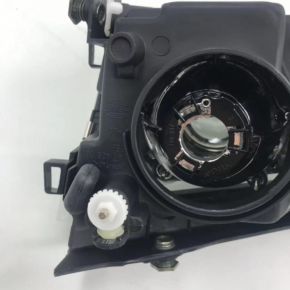 Compatible Xenon Headlight for Volkswagen Passat B5 2.8 V6 Semi-Assembly Premium Xenon, Driver s Side Left