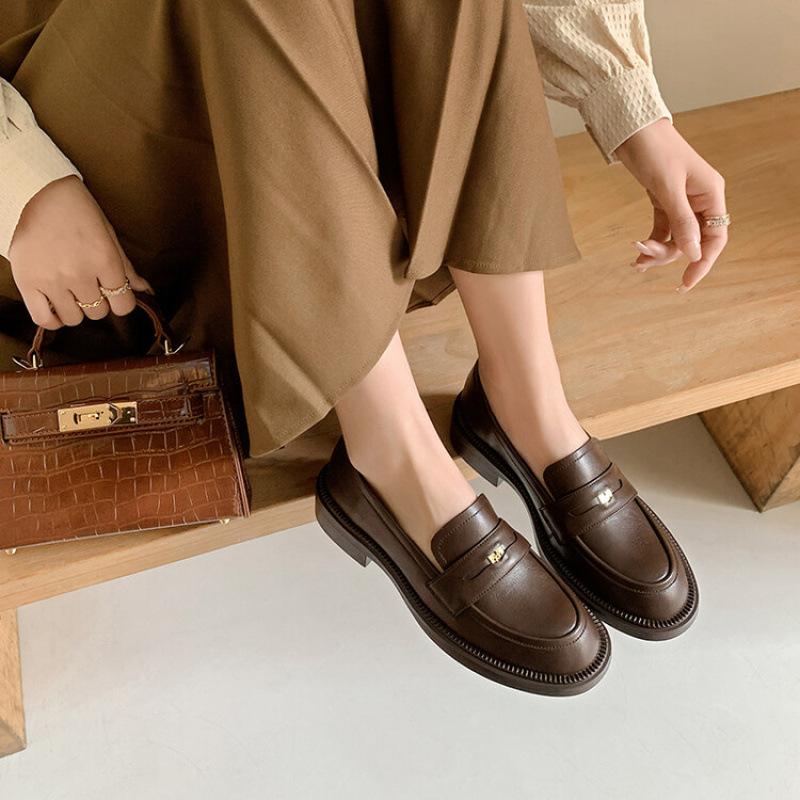 New round head leather large size single shoes women's low heel non-slip thick sole comfortable fashion sheepskin women's shoes four seasons small le