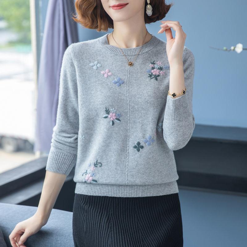 Autumn Winter New Fashion Embroidered Sweater for Women Short Style Mom Knitwear Elegant Design