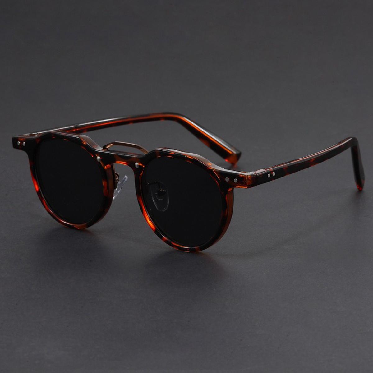 

Vintage Durable Metal Metal Spectacle Frame Frame Oval Sun Glasses Glasses for Ladies Men Fashionable Punk Circular Sun Eyeglasses Luxury Designer