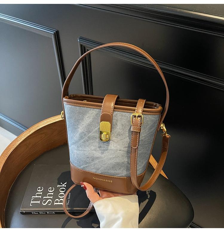 New Summer Small Bag Women's Versatile Shoulder Messenger Bag Popular Casual Bucket Bag