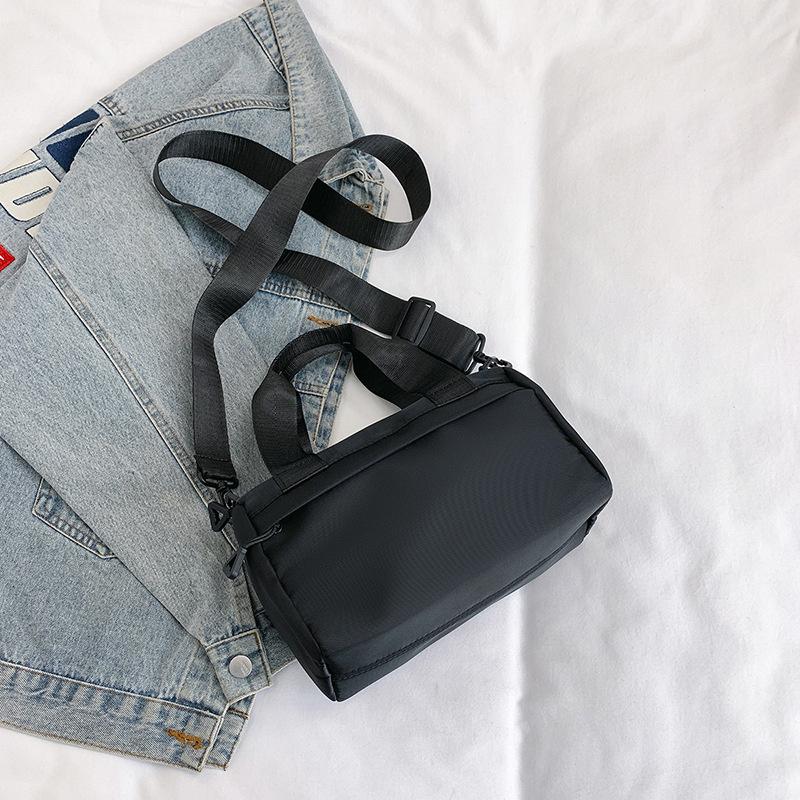 

Шикарная женская нейлоновая сумка через плечо - Элегантная маленькая квадратная сумка на плечо с регулируемым ремешком, застежка-молния, повседневный городской стиль, маленькая сумка через плечо чёрный